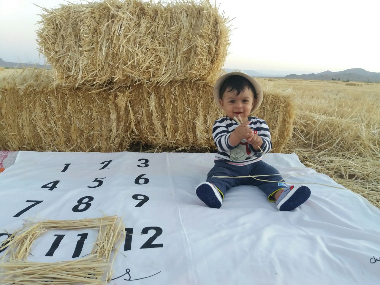 پارچه ماهگرد نوزاد طرح کلاسیک هیراد پورعسگری