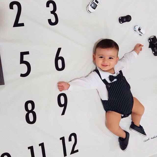 پارچه ماهگرد نوزاد طرح کلاسیک هیراد پورعسگری