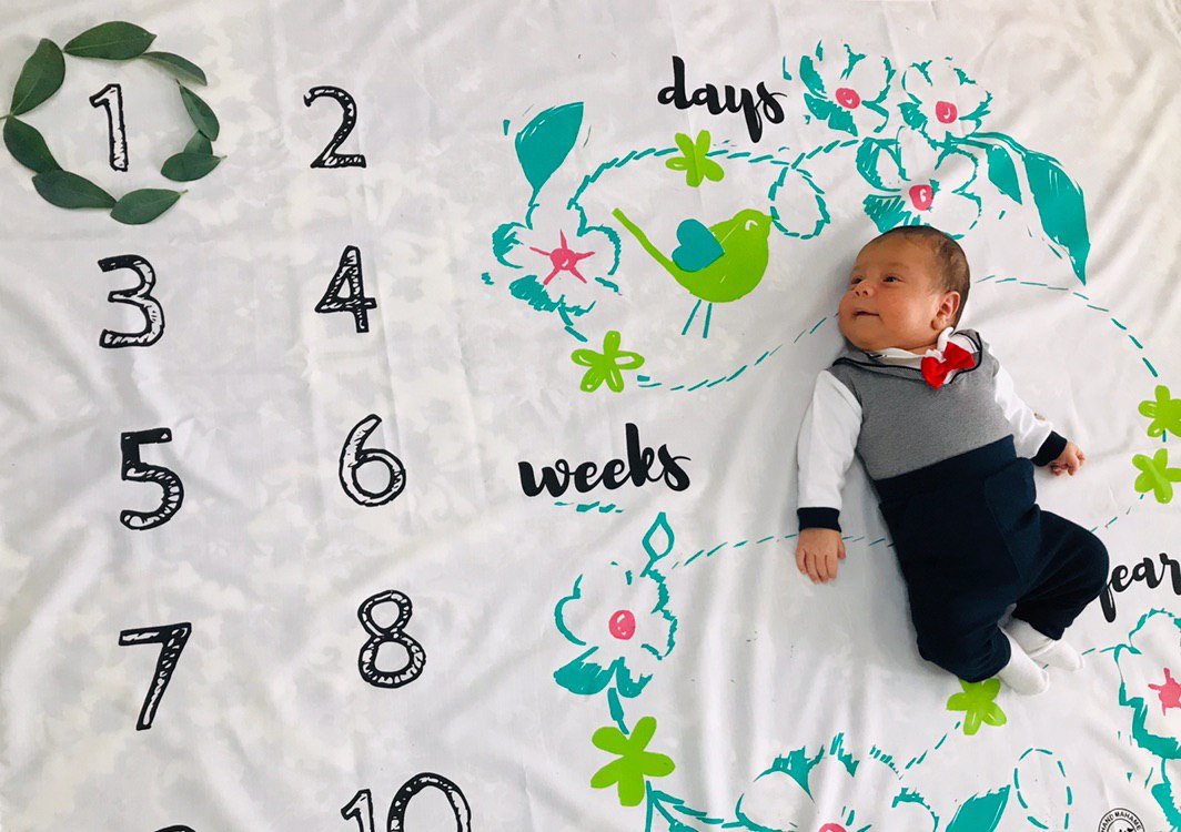 یک ماهگی نوزاد هیراد پورعسگری