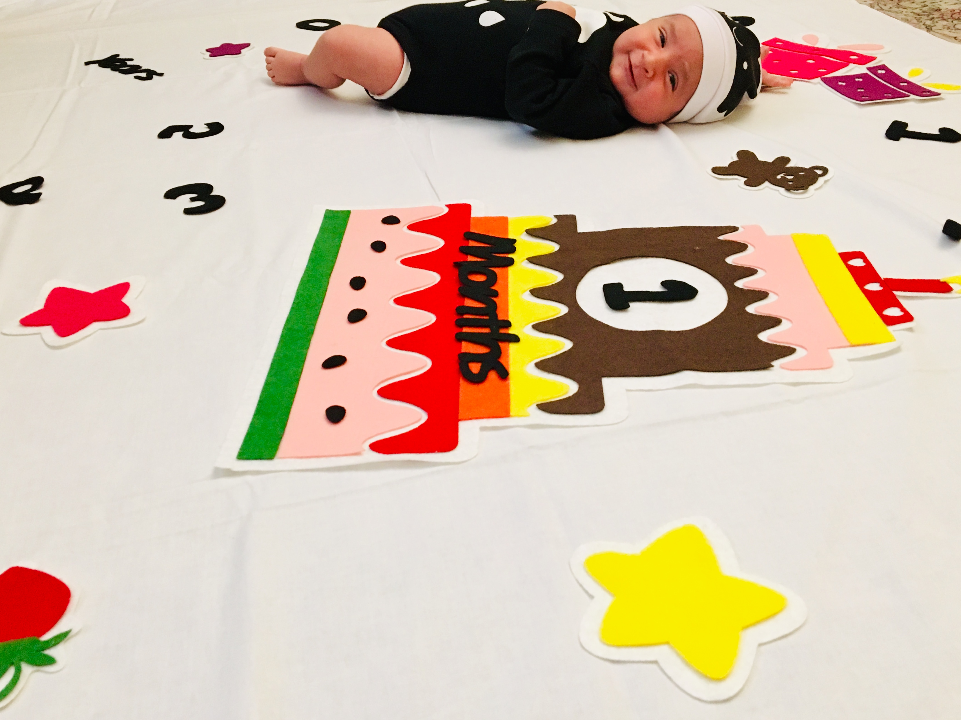 کیک ماهگرد تولد شاهان كاظمي