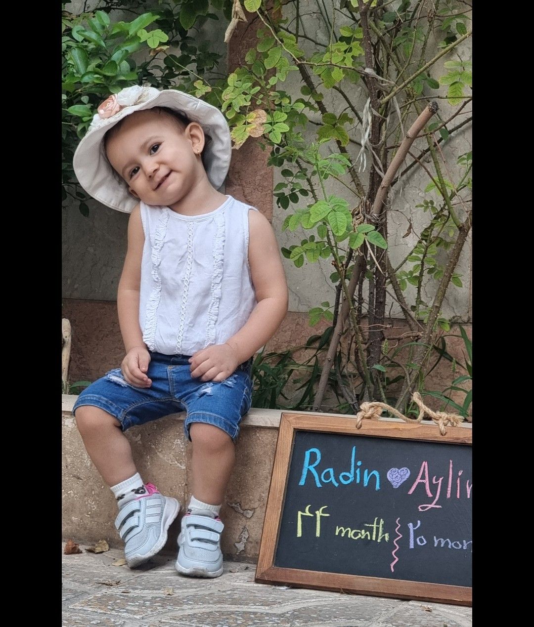 بیست ماهگی کودک رادین و آیلین اسکندرزاده