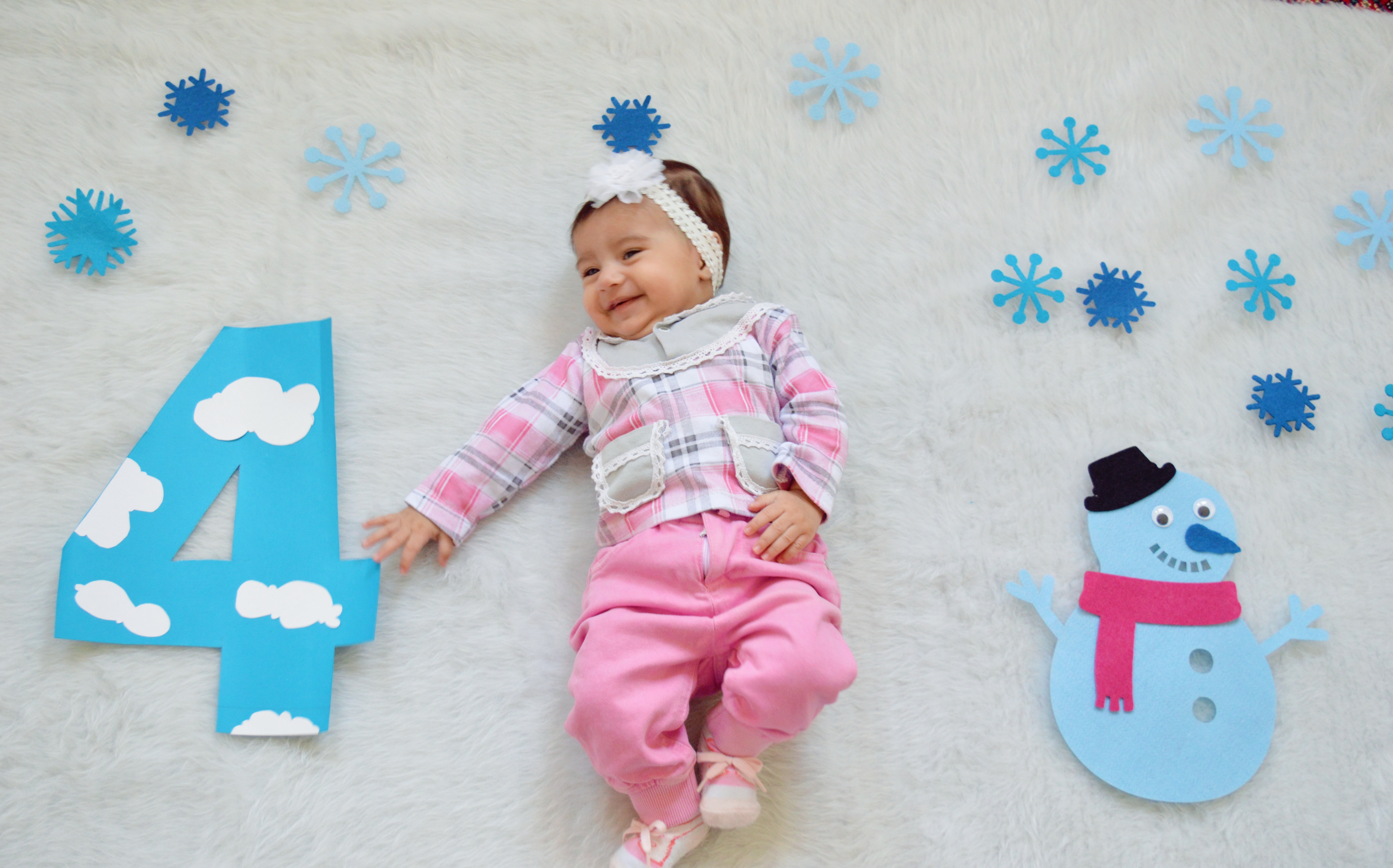 غلتیدن نوزاد نیلا حکیمیان