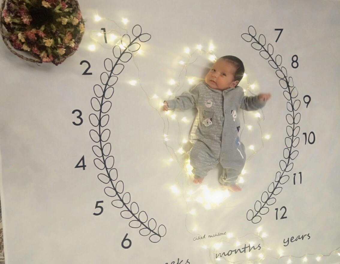 یک ماهگی نوزاد آراد سازگار