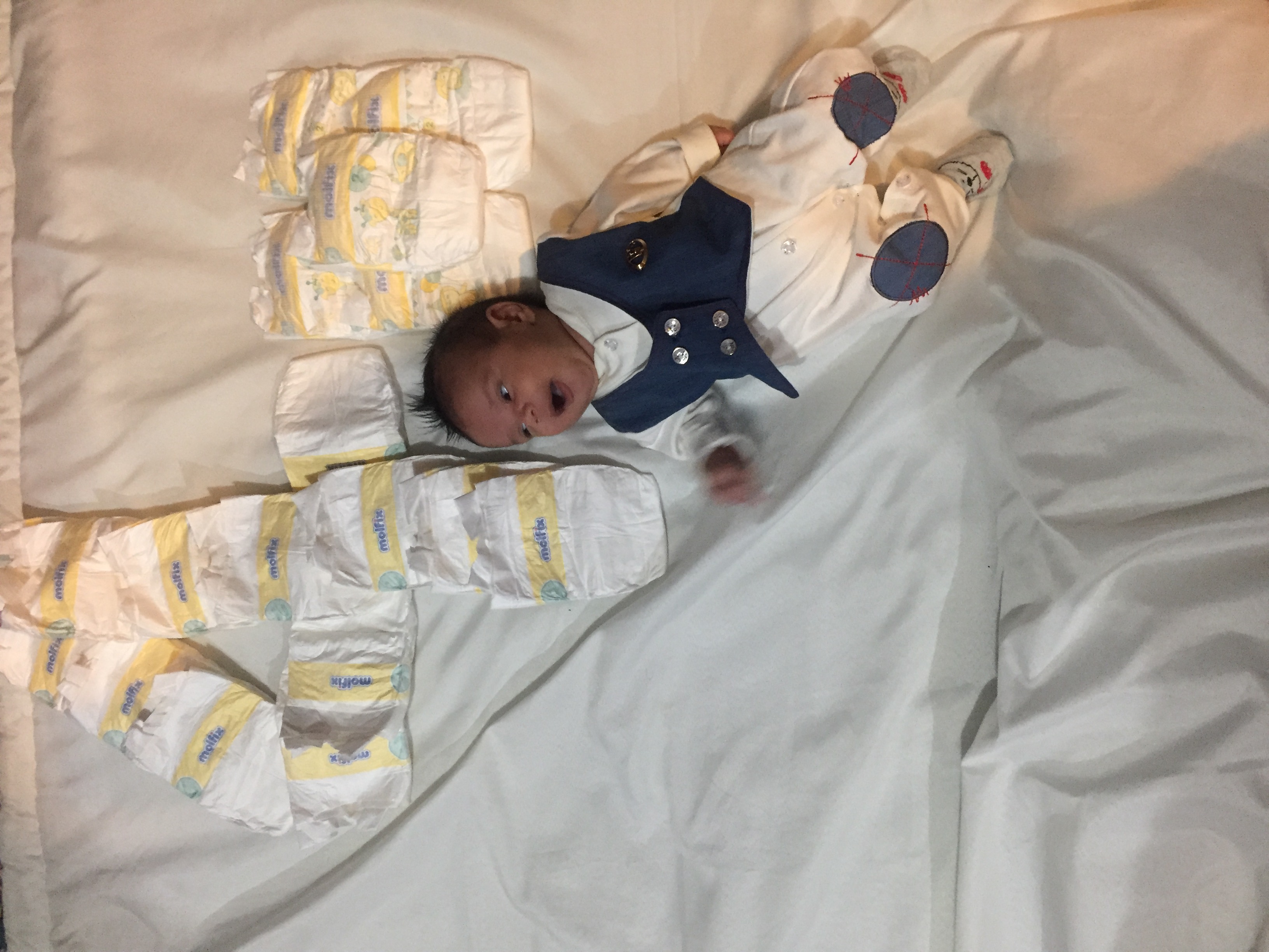 تم عکس زمستانی نوزاد آرسام اطروش