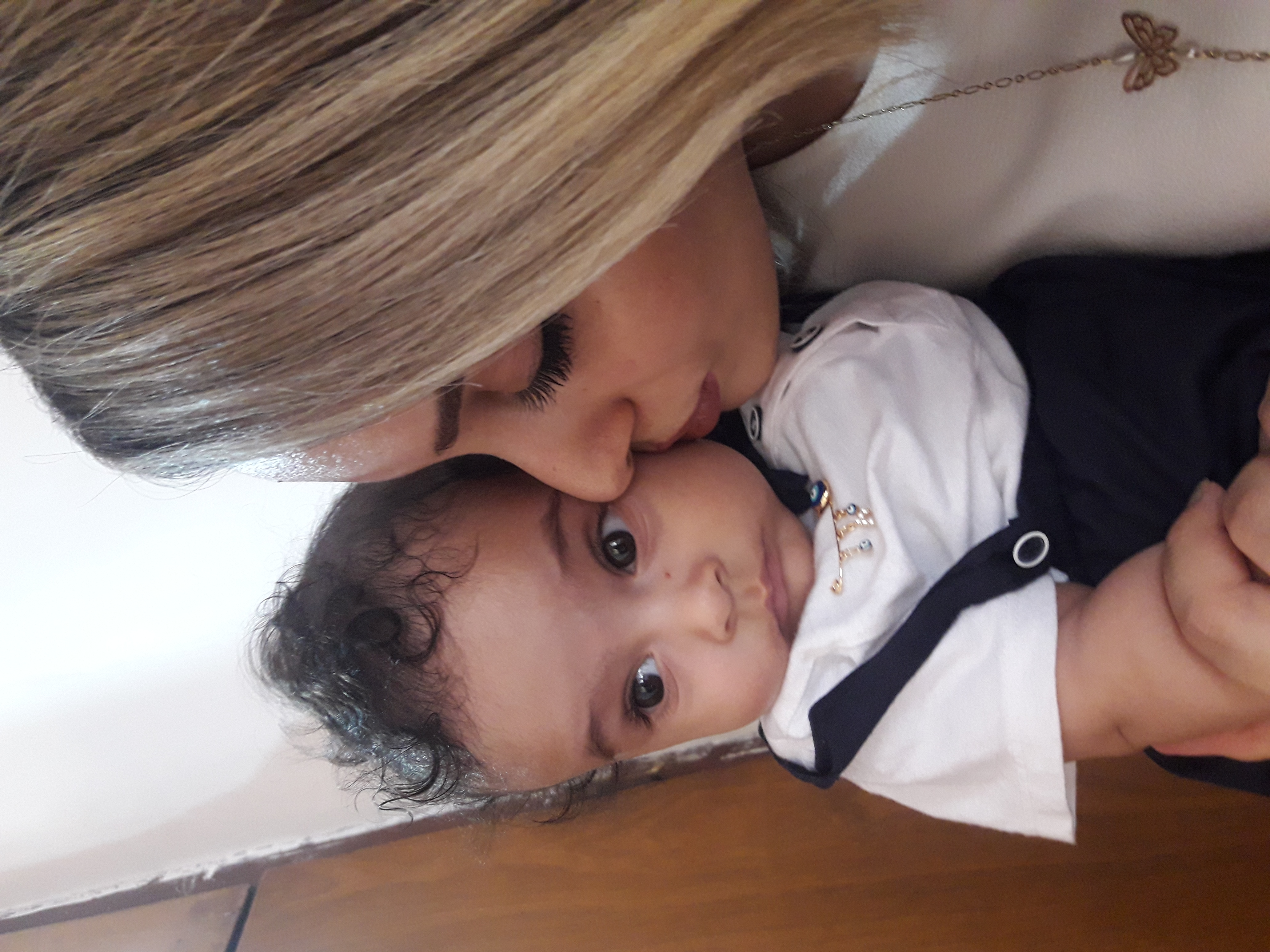 غلتیدن نوزاد شاهان امینی