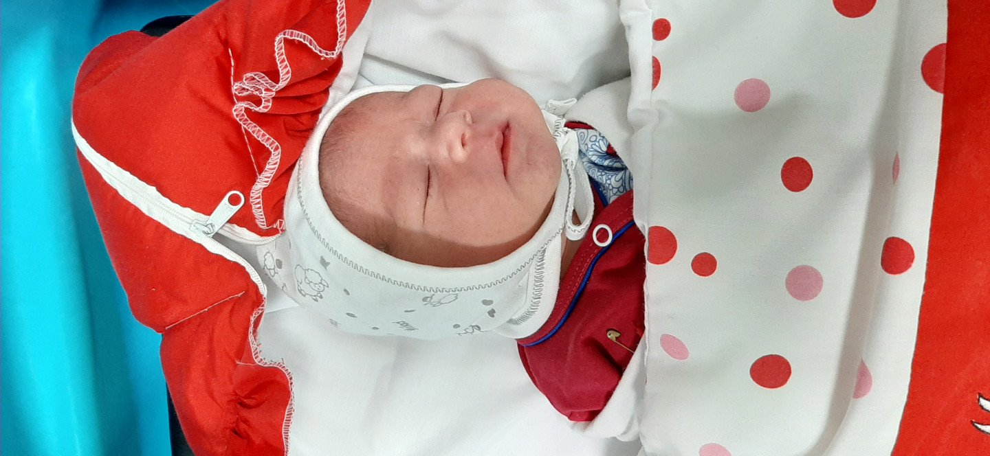 یک ماهگی نوزاد دنیز  بیگدلی