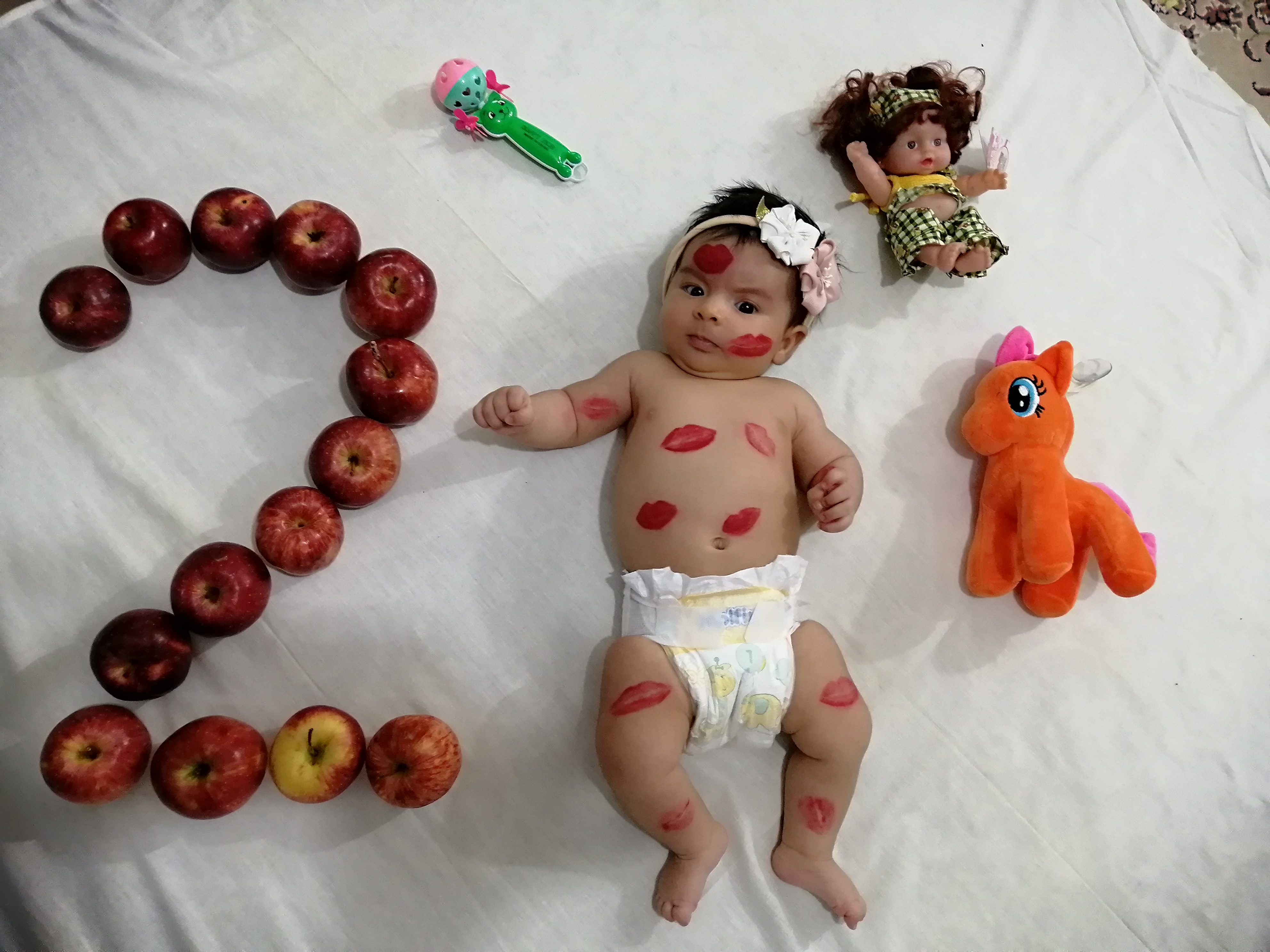 اولین خنده نوزاد لیانا سعیدی