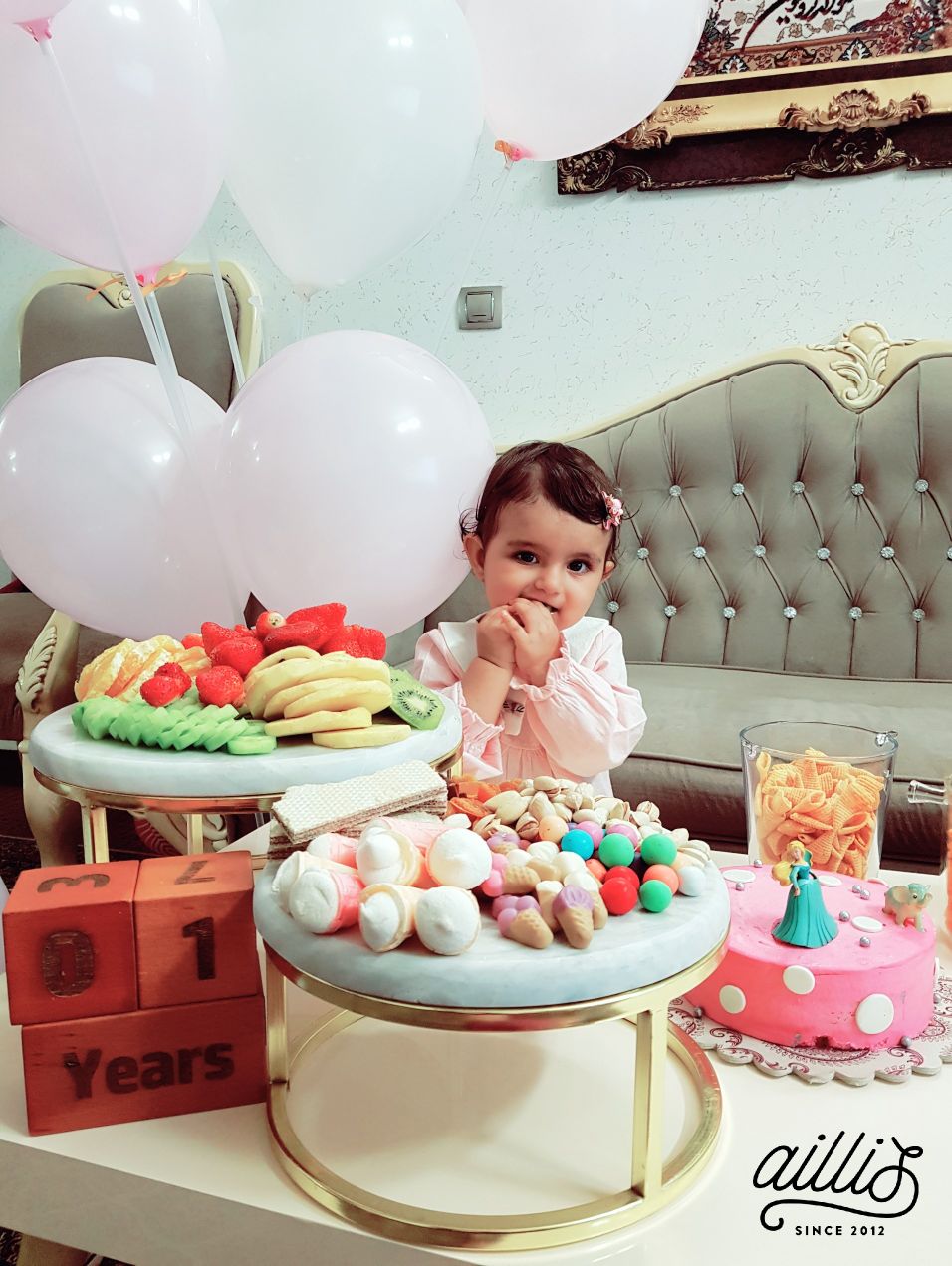 تولد یک سالگی کودک مانلی.م.انصاری