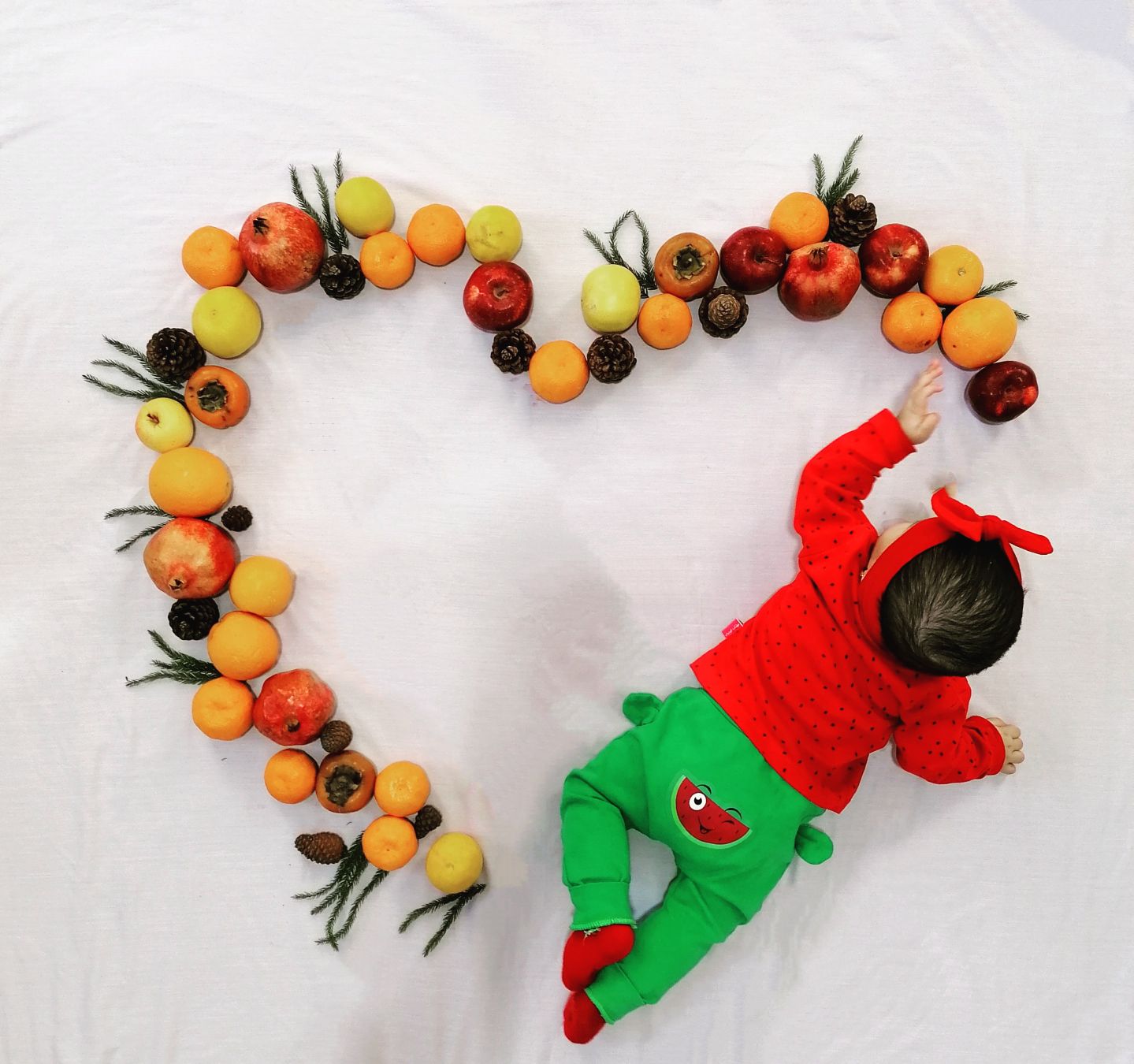 شب یلدا کودک instagram: aylin.mahmodabadi