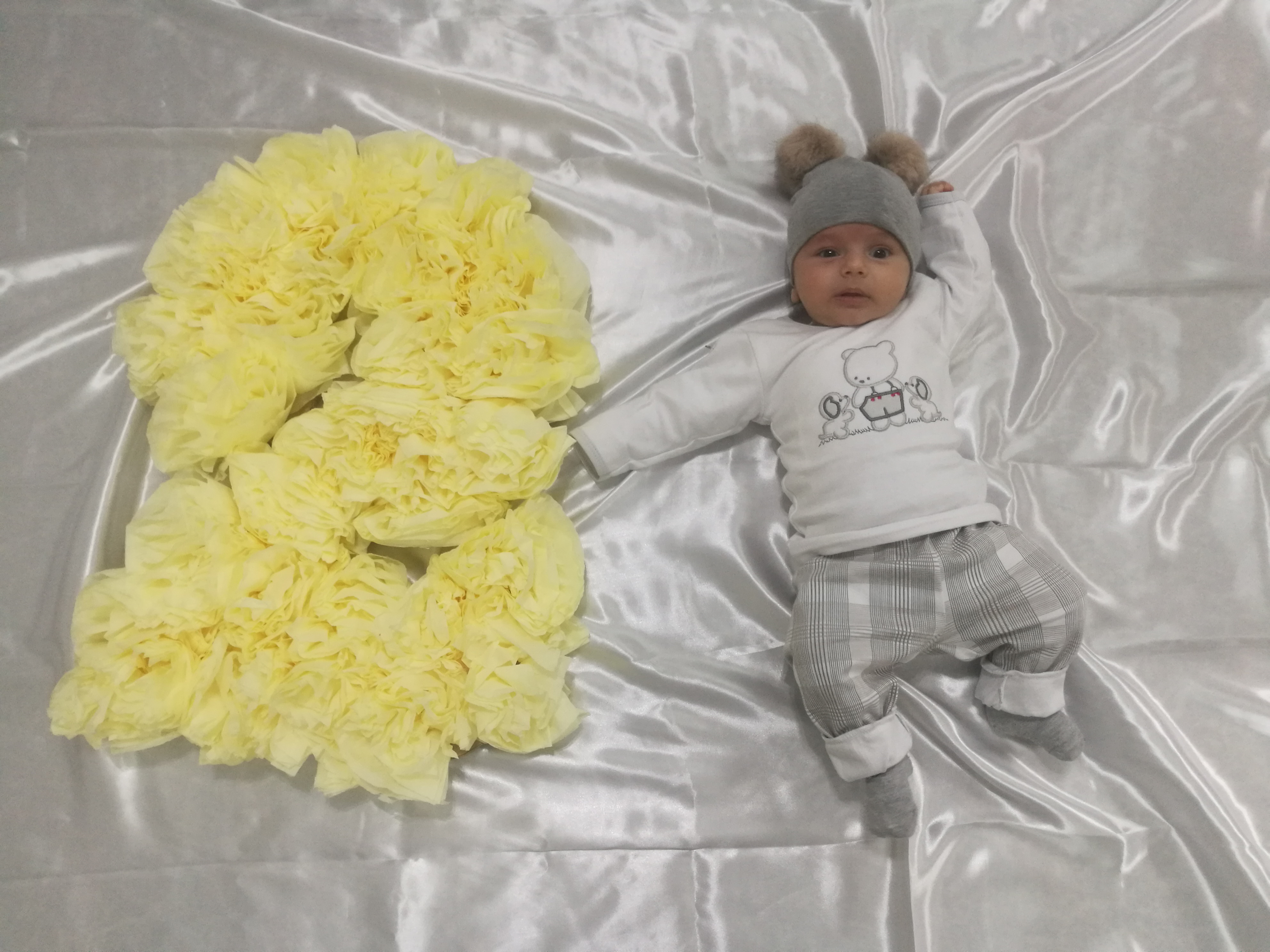 اولین خنده نوزاد سید ابوالفضل حسینی