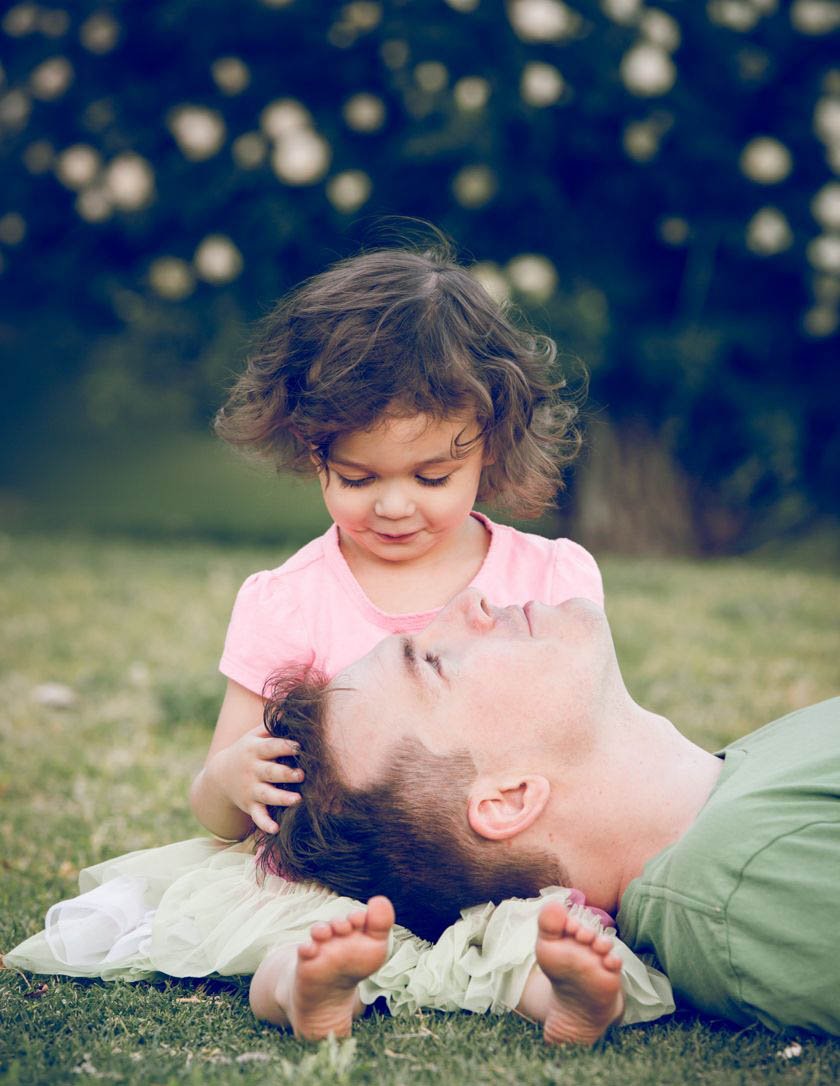 عکس نوزاد با پدر مامان فندق