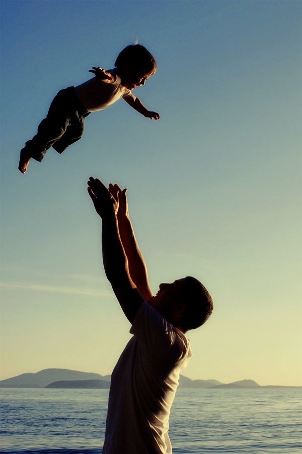 عکس نوزاد با پدر مامان فندق