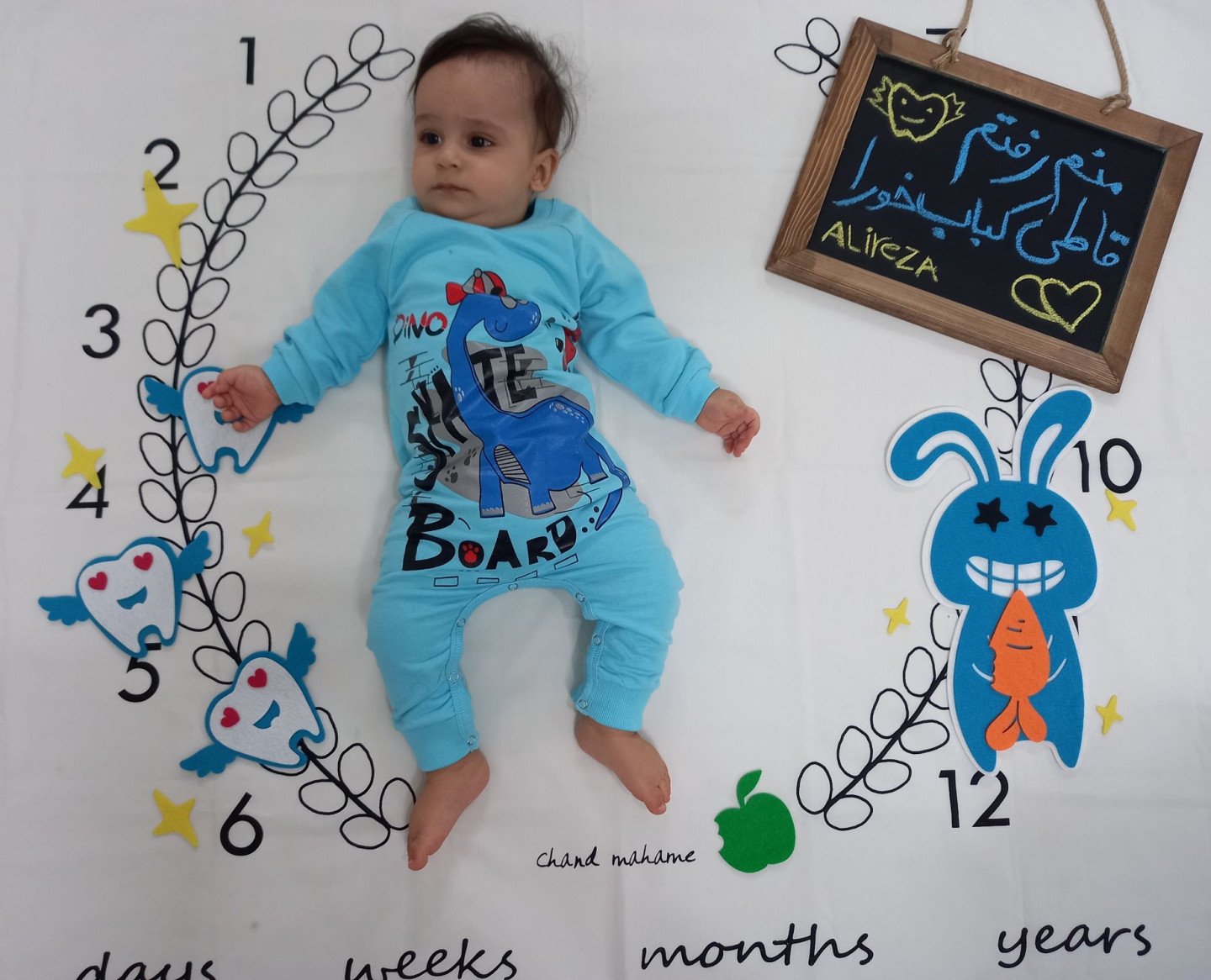 ایستادن نوزاد علیرضا ساده