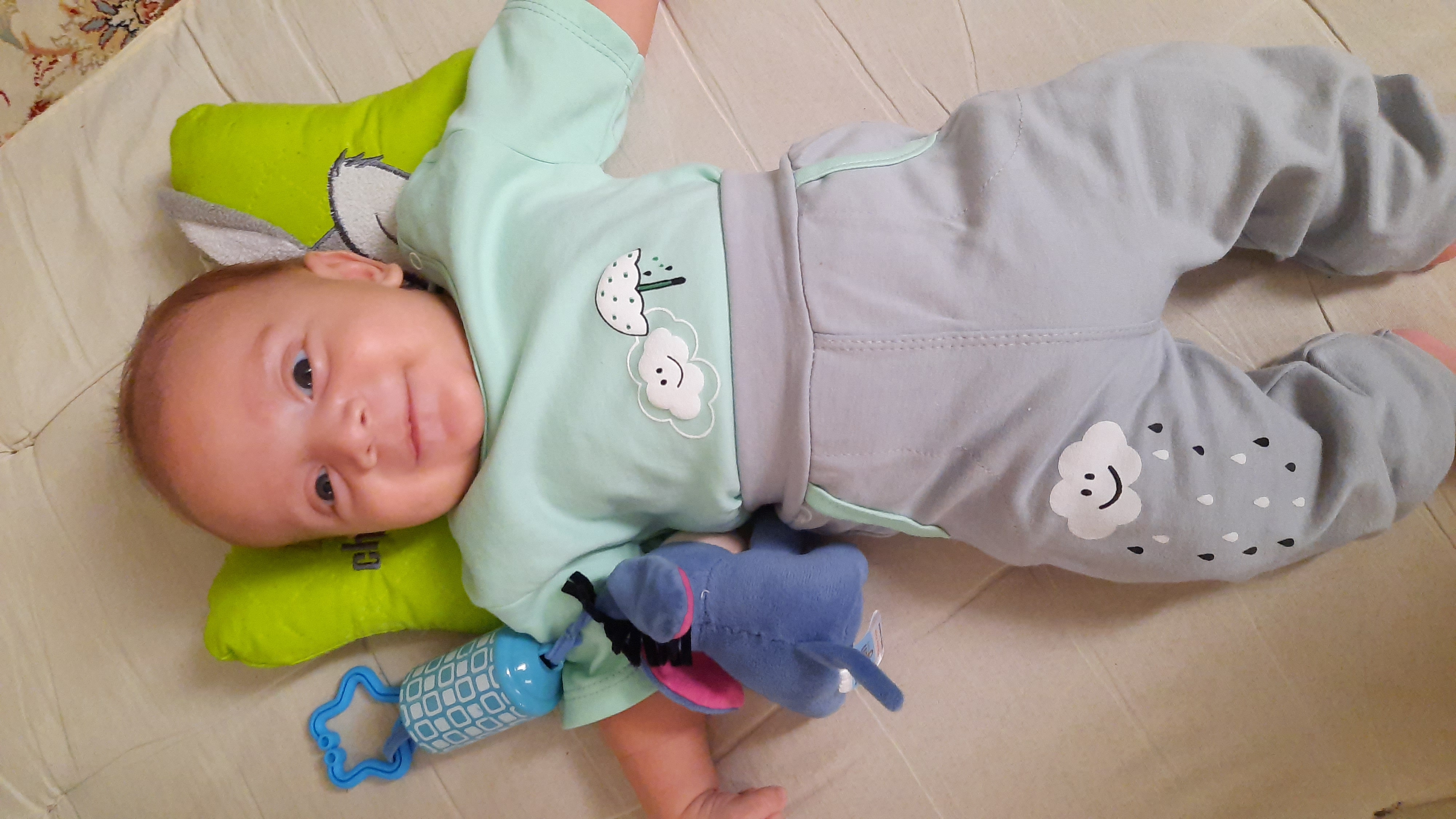 اولین خنده نوزاد علیرضا حبیبی