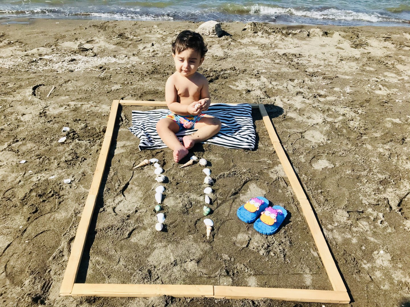 قاب چوبی کلاسیک پندار خردمند