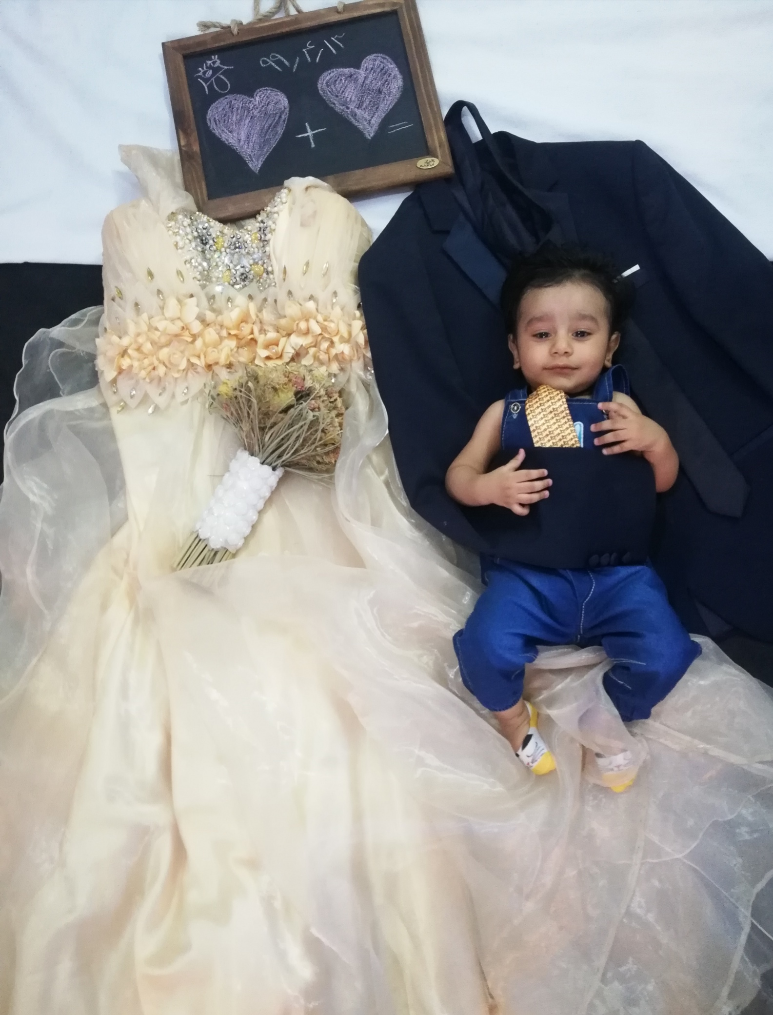 آلبوم خاطرات کودکی مهرسام نبی پور