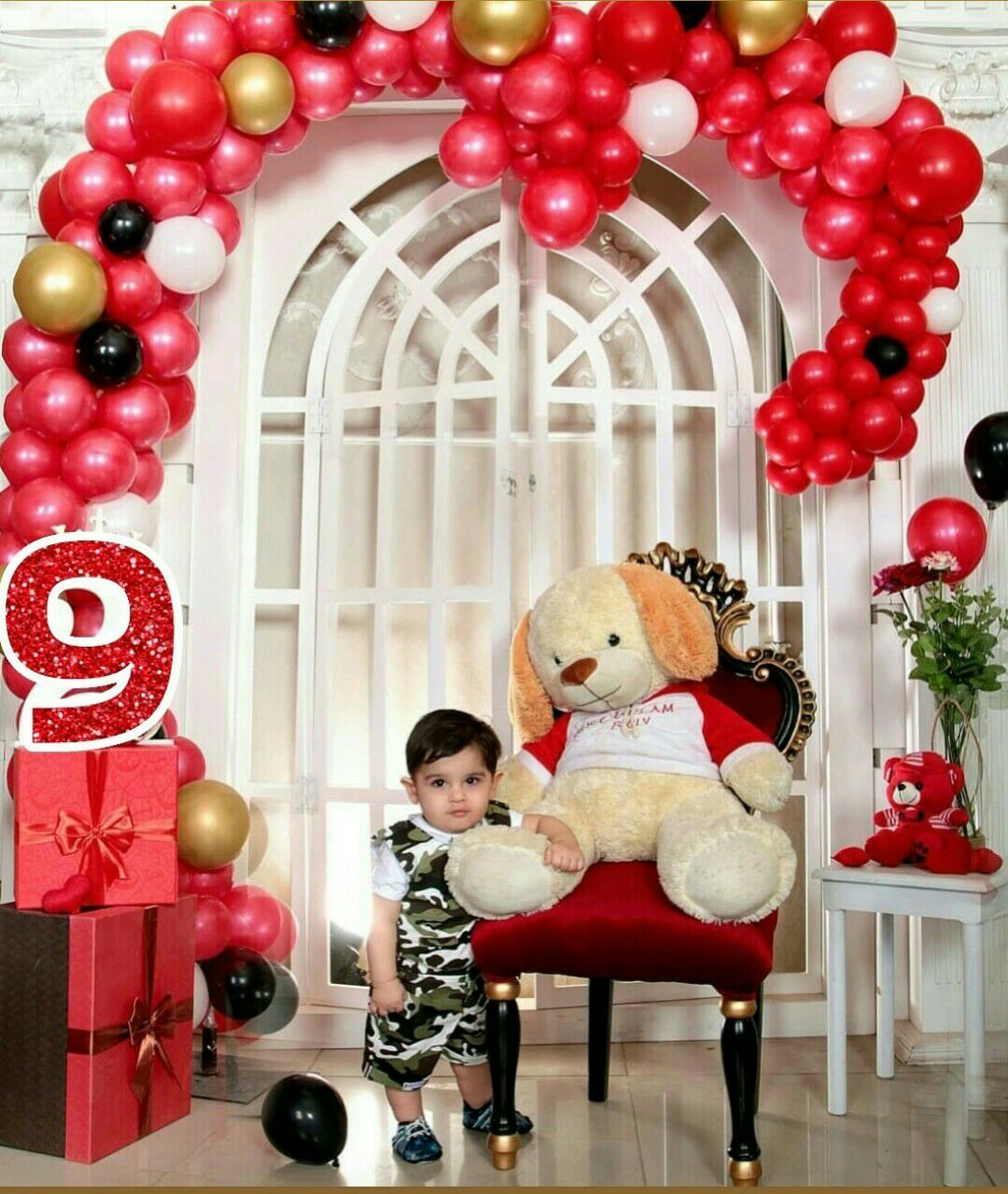 ایستادن نوزاد امیرعلی پنجه