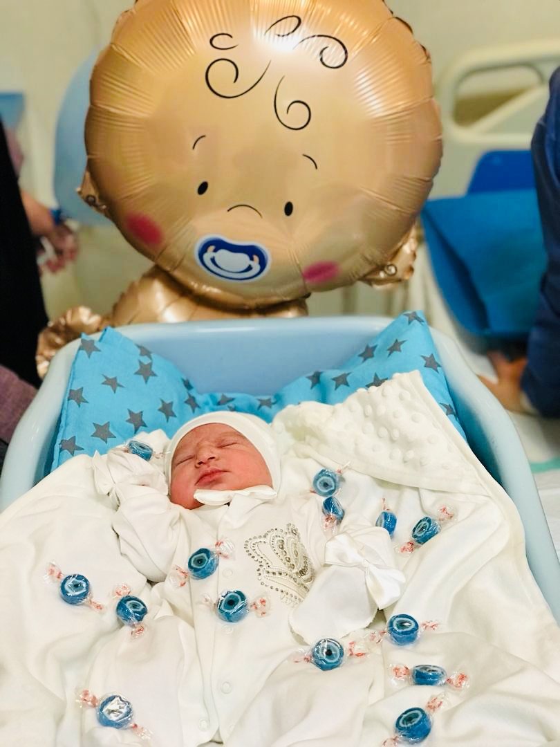 تم عکس زمستانی نوزاد محمدحسین قنواتی پور