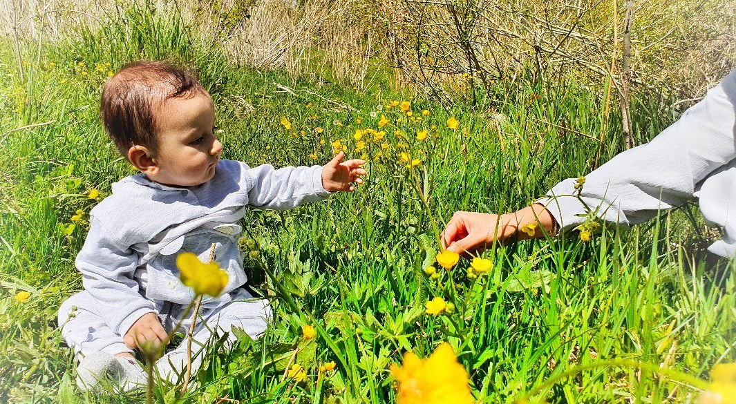اولین نشستن نوزاد هوراد عباسی جوان