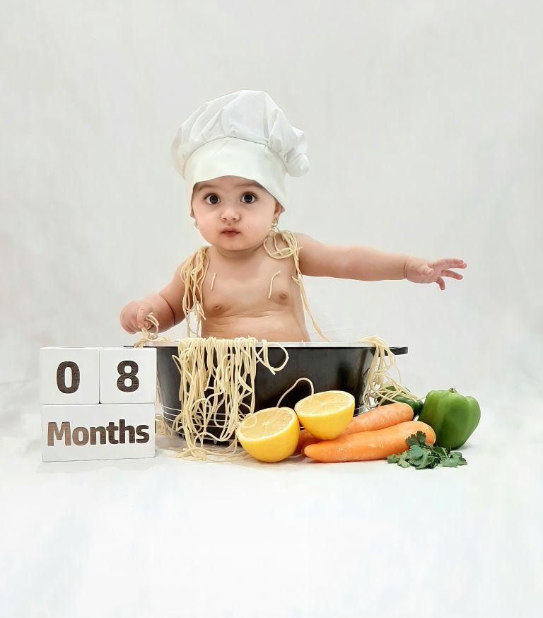 هشت ماهگی نوزاد نورا عزیزی