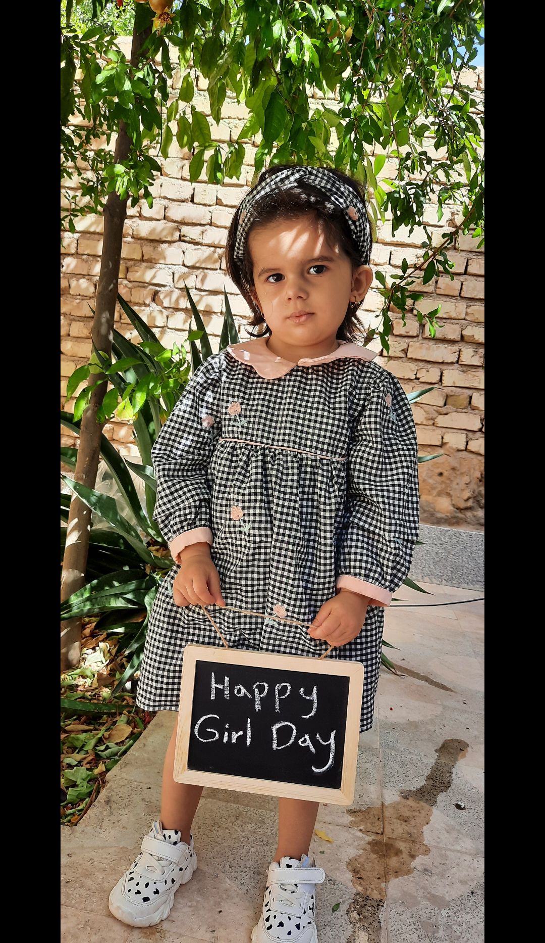 تخته سیاه کوچک آیرین اسماعیلی