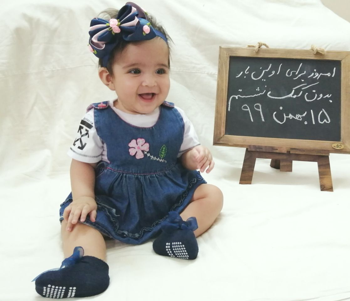 اولین نشستن نوزاد سلین  و سهند عسگری