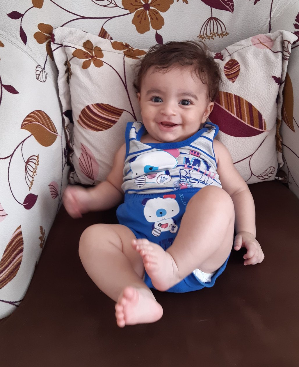 اولین نشستن نوزاد امیرحسام پورقاسمی