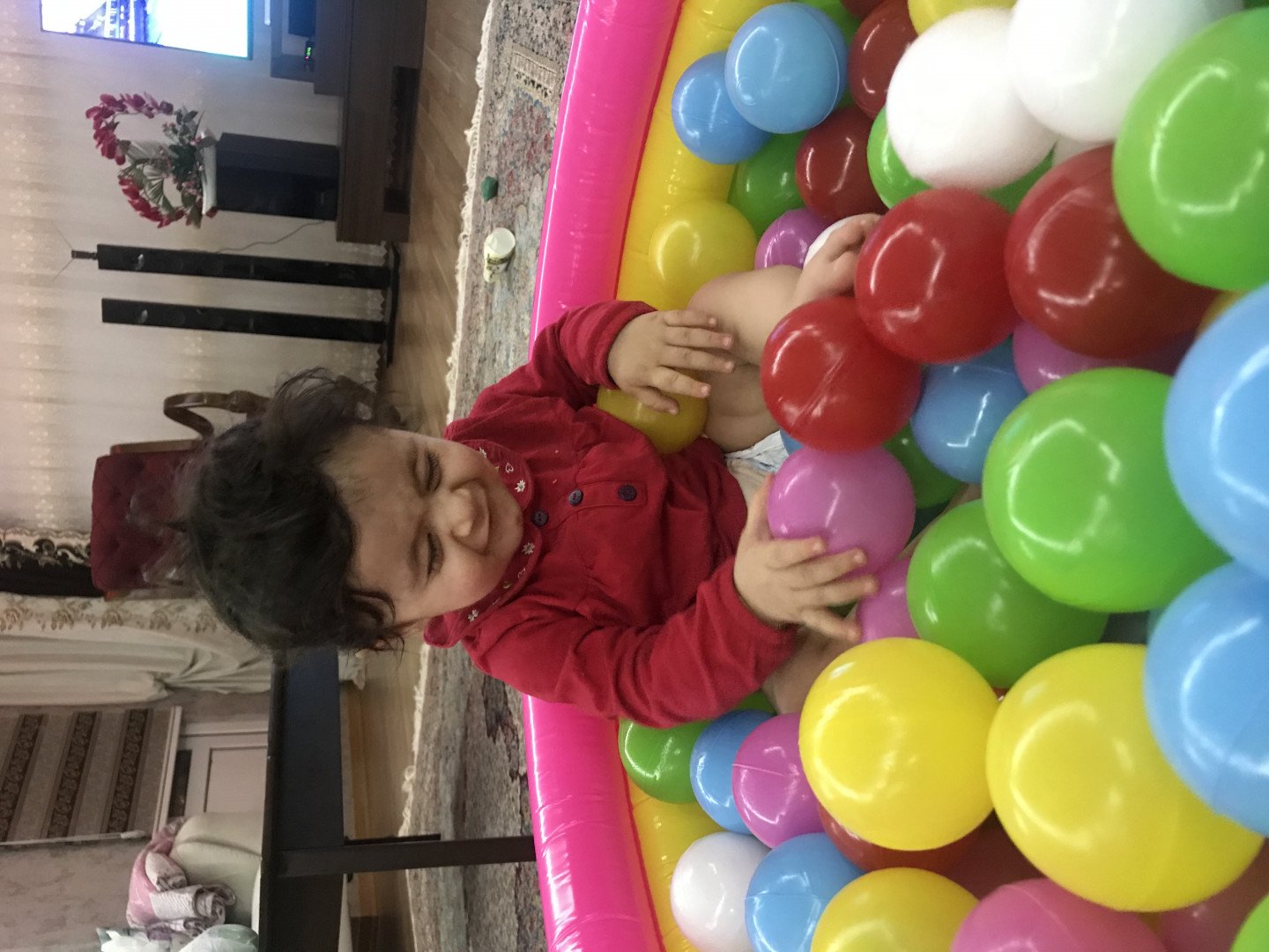 نه ماهگی نوزاد آوا پرهيزكار