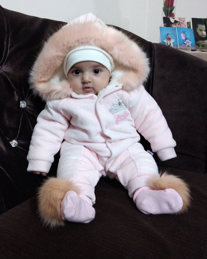 تم عکس زمستانی نوزاد بارانا امیری اشکذری