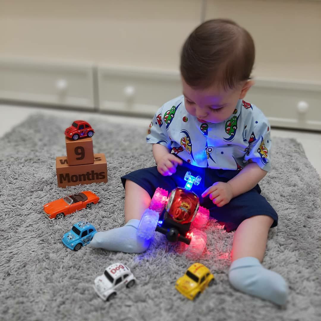 چهار‌دست و پا رفتن نوزاد محمد مرصاد بیات