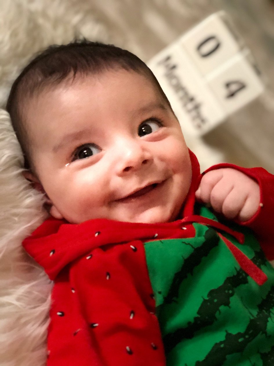 چهار ماهگی نوزاد دلناز جلیلی نیا