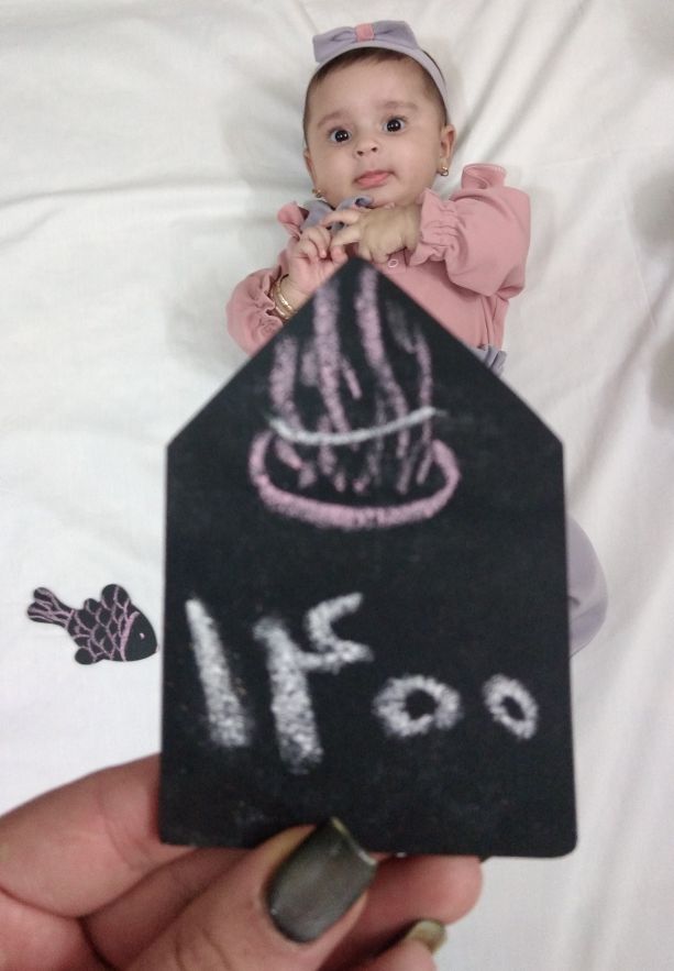 تخته سیاه طرح‌دار آسنا امانی