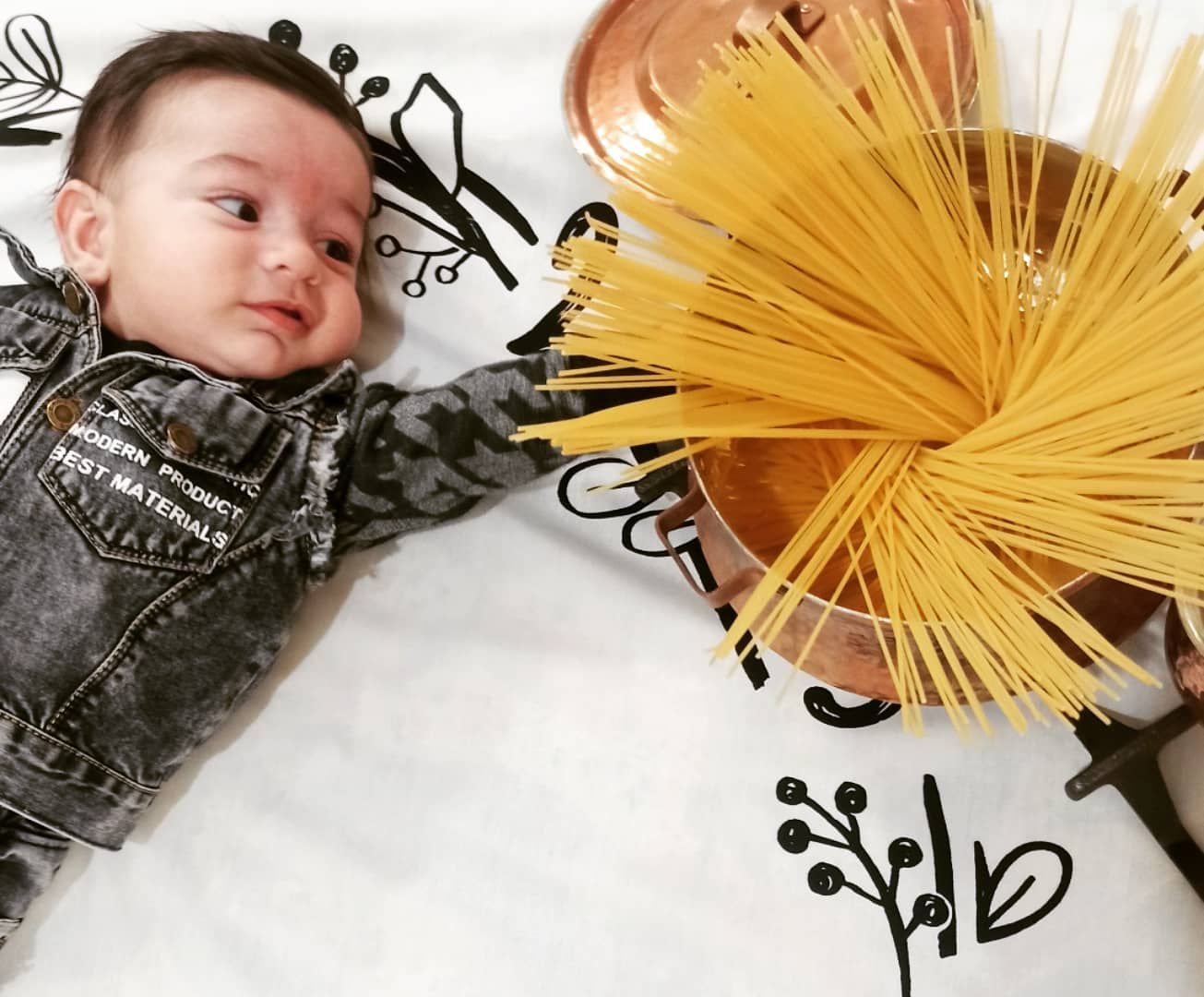 پارچه ماهگرد طرح حلقه تمشک نویان نوده فراهانی