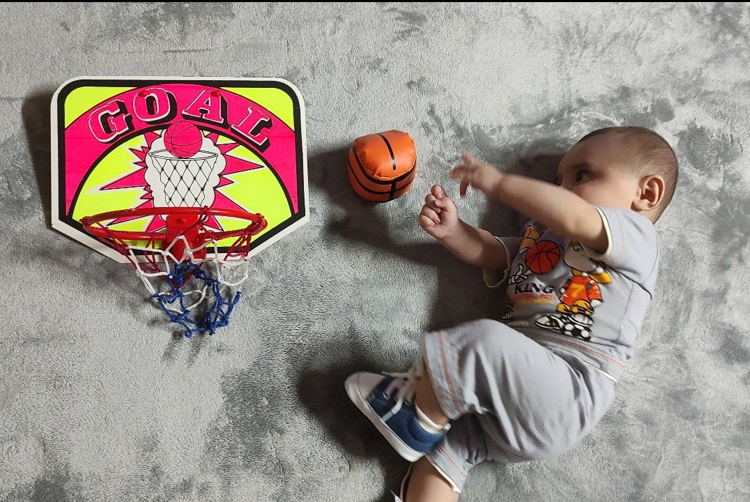 عکس کودک با تم شغلی طاها