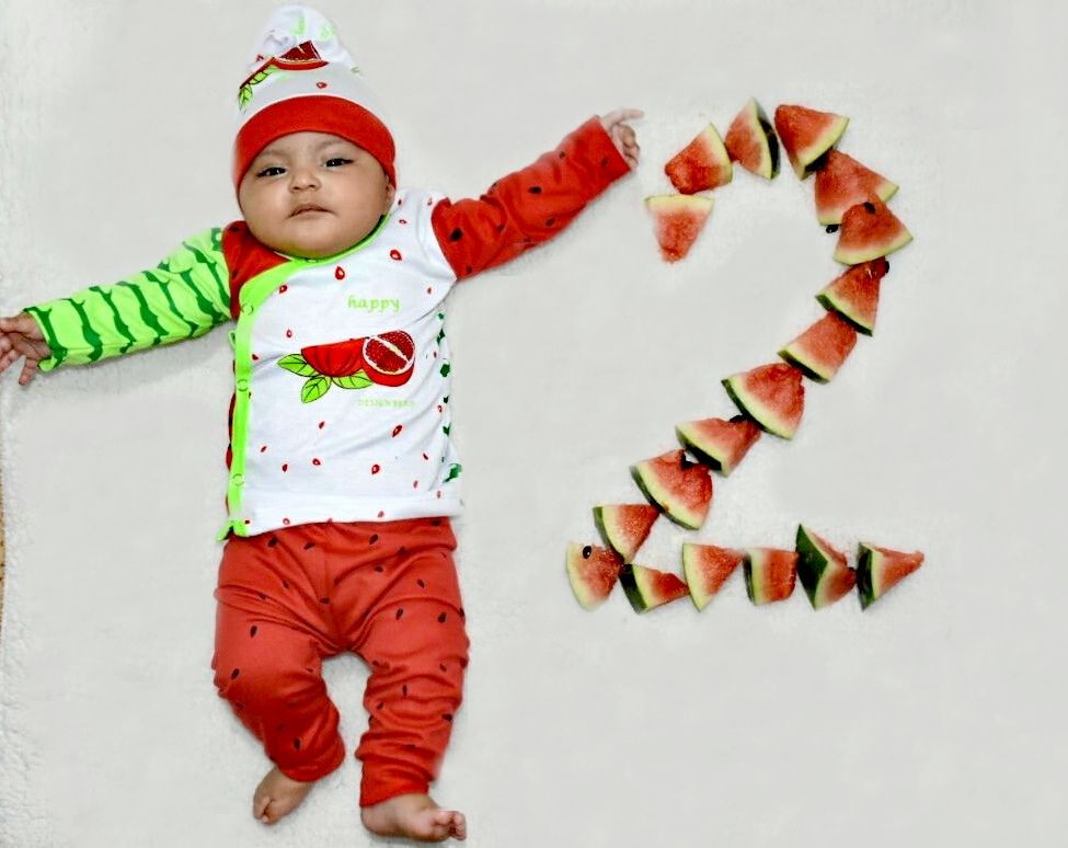 دو ماهگی نوزاد همتاقرایی