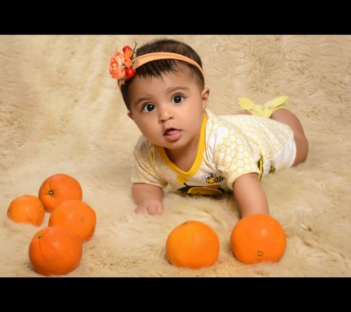 شش ماهگی نوزاد همتاقرایی