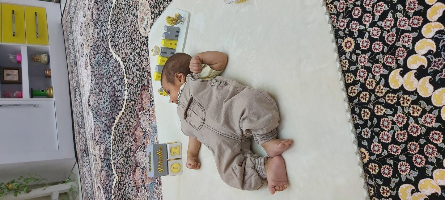 اولین خنده نوزاد پرهام قلی پور