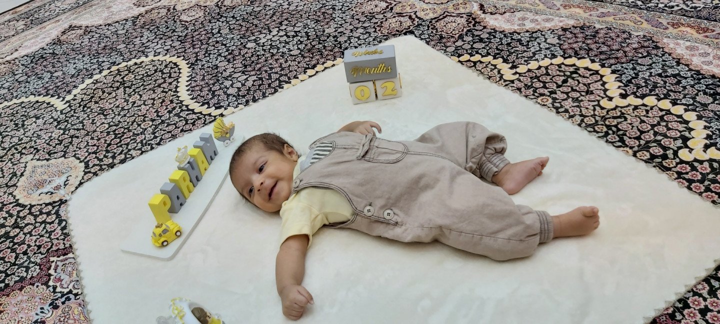 اولین خنده نوزاد پرهام قلی پور