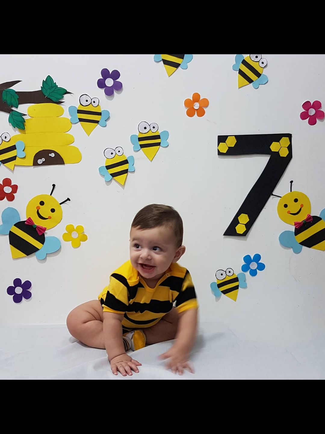 ایده اهورا وثوق