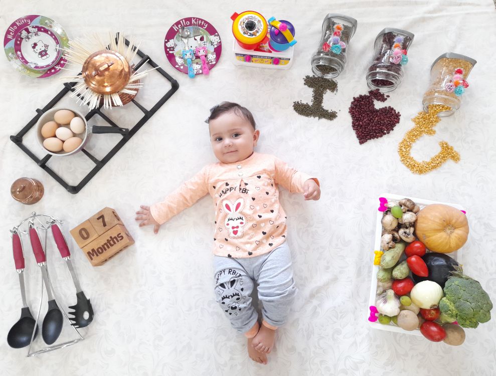 چهار‌دست و پا رفتن نوزاد یلدا عمو قنبری