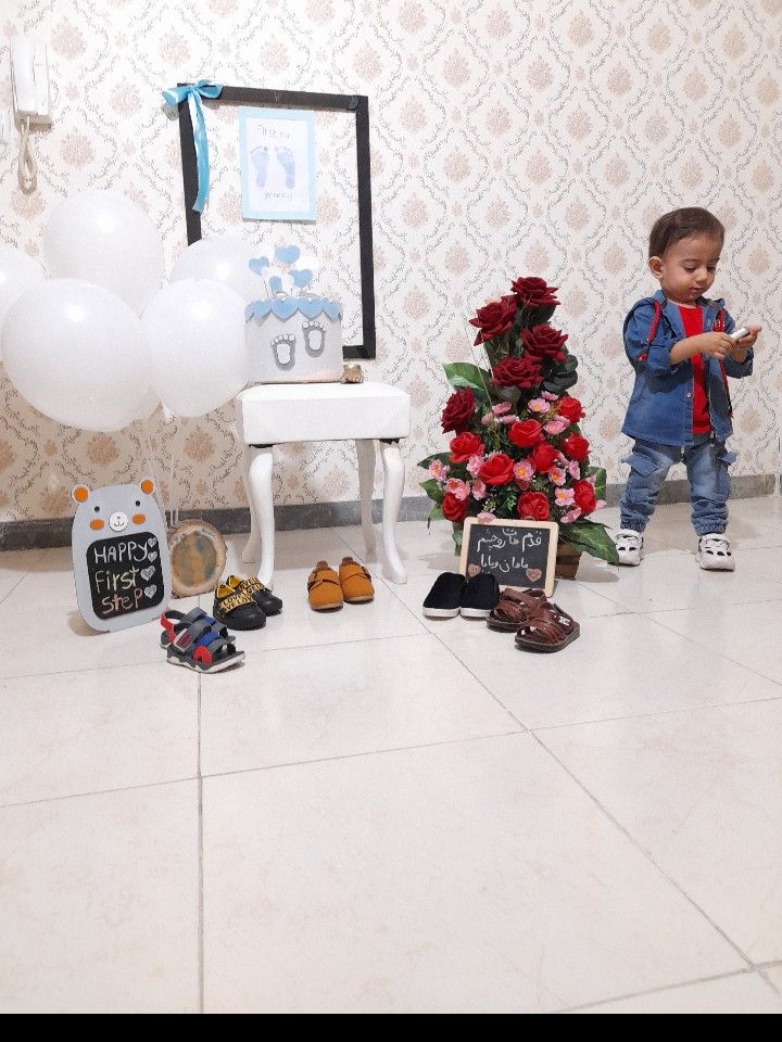 ایستادن نوزاد ارشام دهقان