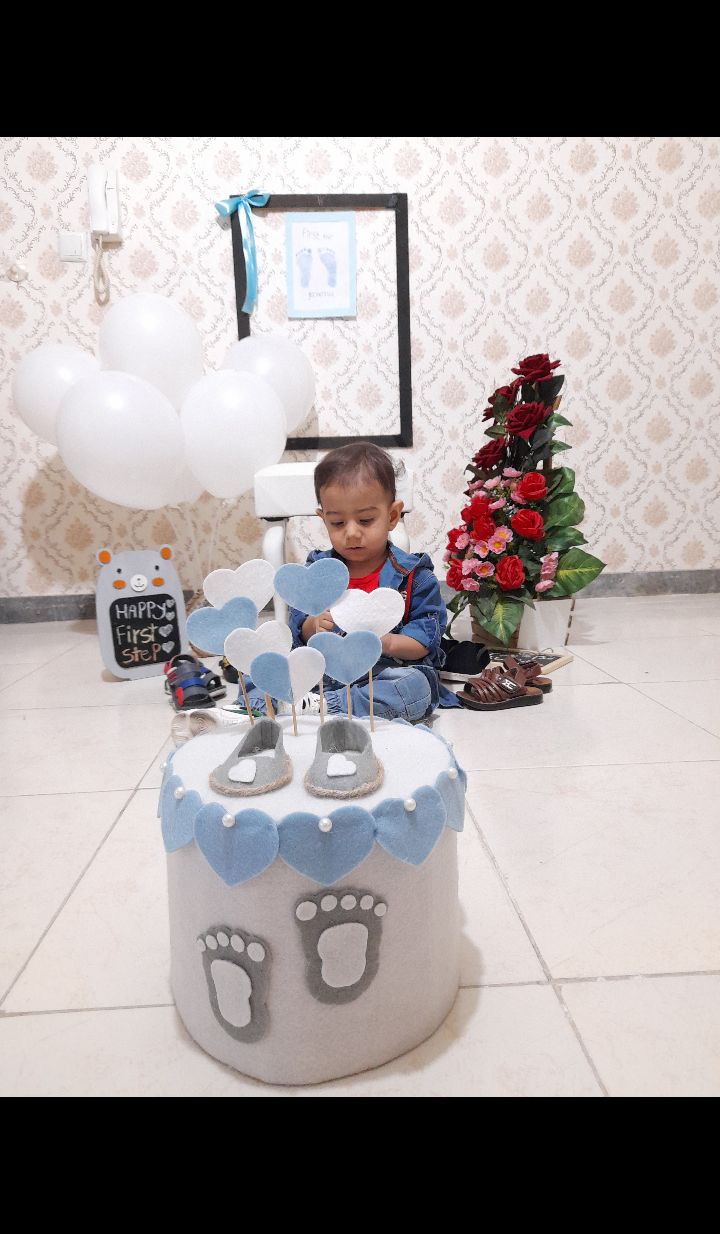 ایستادن نوزاد ارشام دهقان