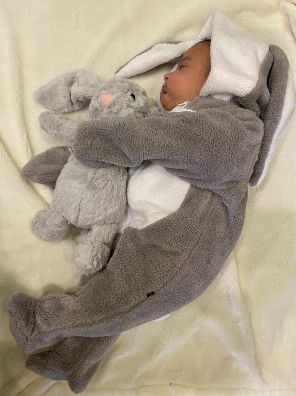 دو ماهگی نوزاد آبتین فرجی