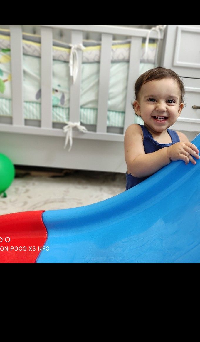 ایستادن نوزاد ماکان مهرافروز