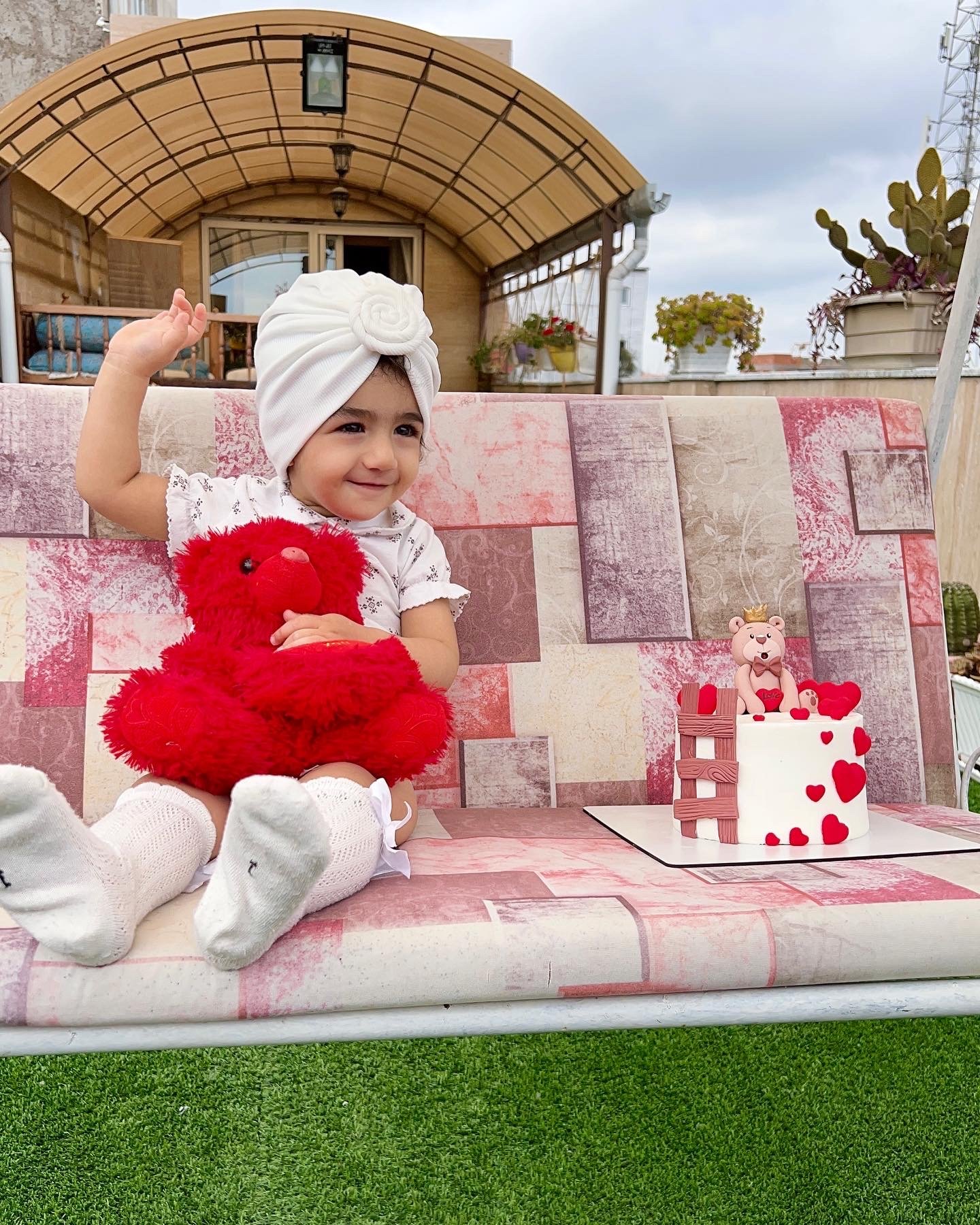 پانزده ماهگی کودک دلوین قلی نژاد