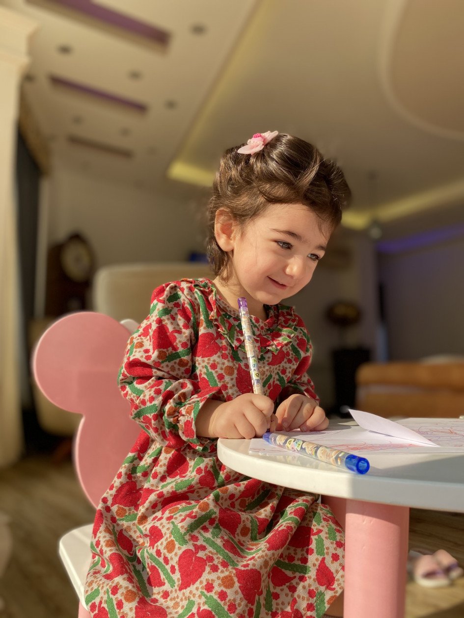 تم عکس زمستانی نوزاد رونیا فرهادی