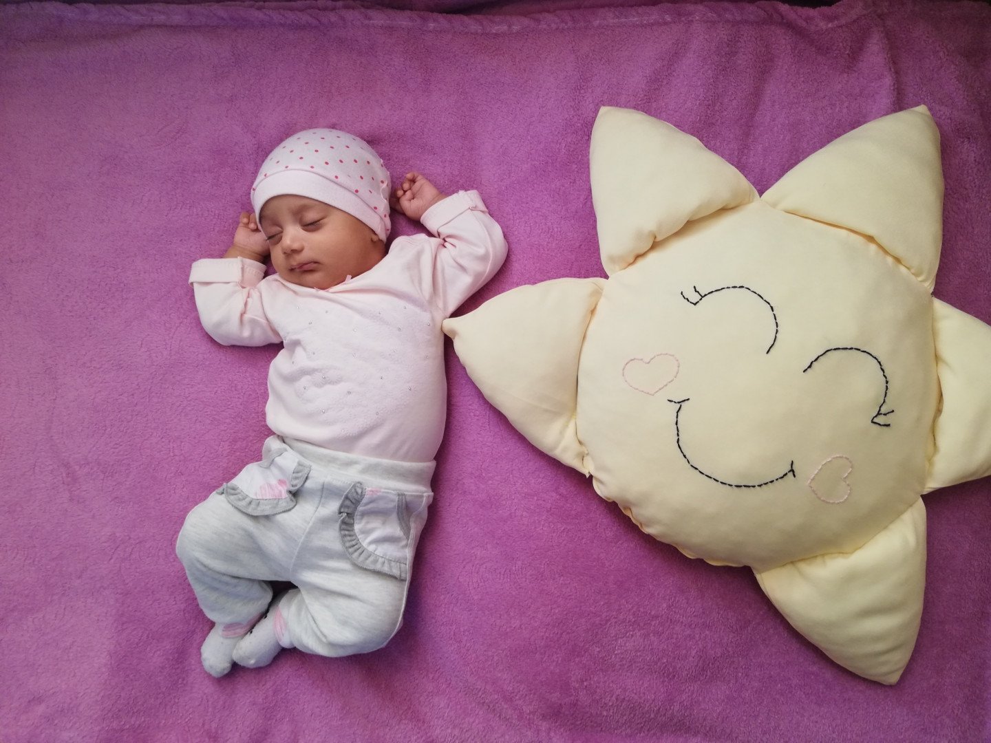 اولین خنده نوزاد ریحانه گلی