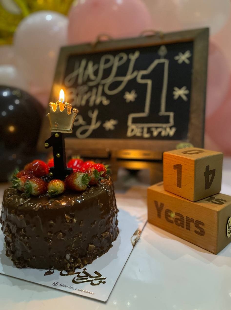 تولد یک سالگی کودک delvin