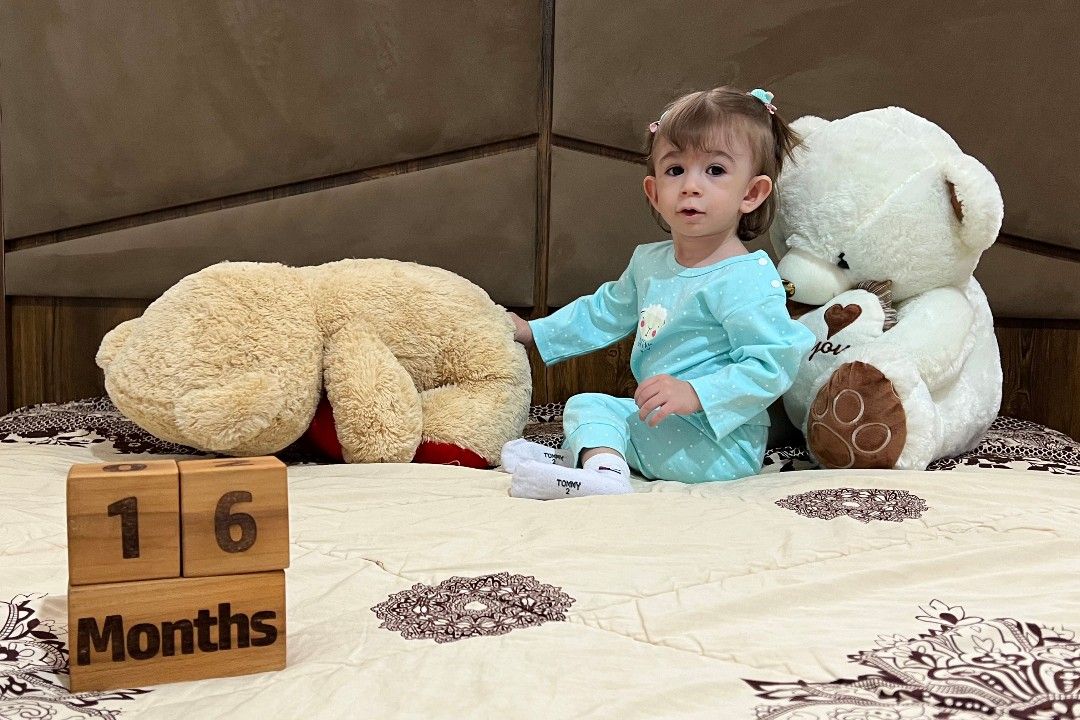 شانزده ماهگی کودک آتریسا علیزاده