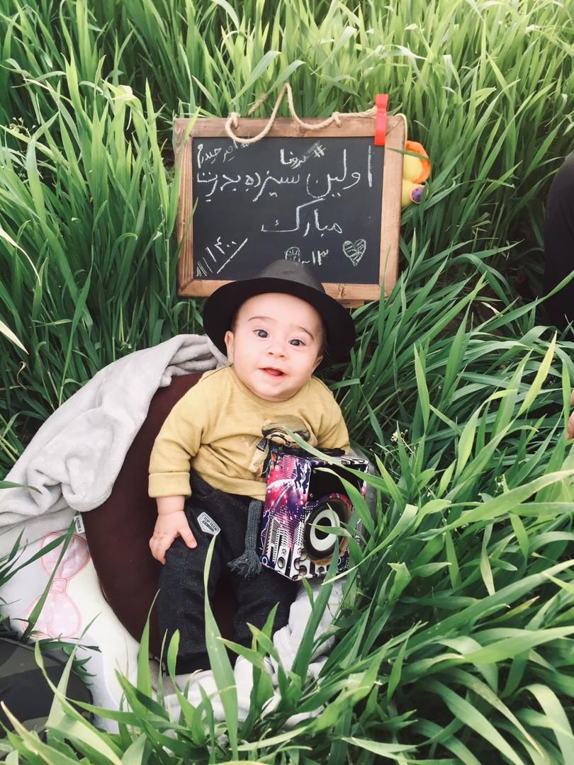 اولین نشستن نوزاد امیرحیدر حسین مقدم